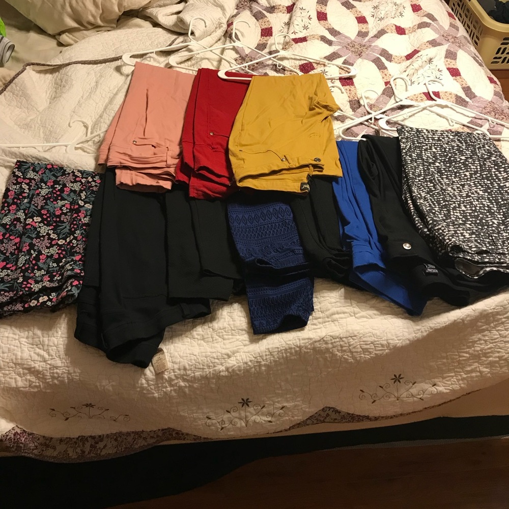 ☀️SOLD☀️Bundle of 1X-3X Leggings/Jeggings